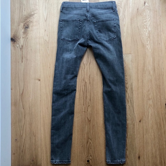 NWT TOPMAN SPRAY ON GREY SKINNY Jeans- 28 - Picture 7 of 9